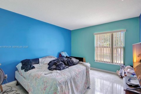 House in Port St. Lucie, Florida 3 bedrooms, 186.36 sq.m. № 2038333 - photo 14