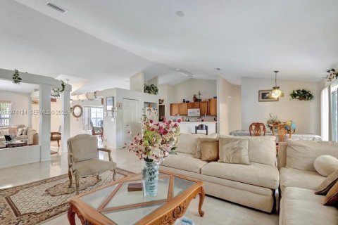 House in Port St. Lucie, Florida 3 bedrooms, 186.36 sq.m. № 2038333 - photo 6