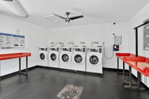 Condominio en alquiler en Oakland Park, Florida, 3 dormitorios, 93.18 m2 № 2067674 - foto 30