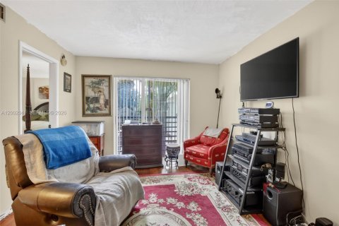 Condominio en alquiler en Oakland Park, Florida, 3 dormitorios, 93.18 m2 № 2067674 - foto 3