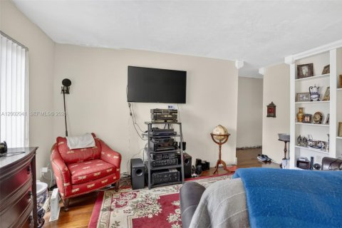 Condominio en alquiler en Oakland Park, Florida, 3 dormitorios, 93.18 m2 № 2067674 - foto 5