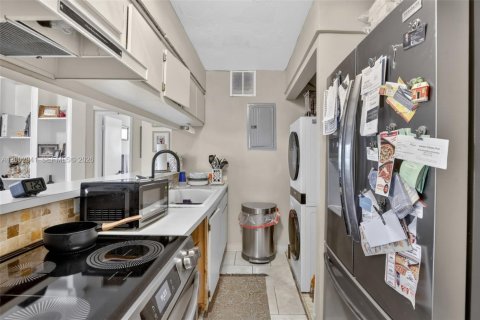 Condominio en alquiler en Oakland Park, Florida, 3 dormitorios, 93.18 m2 № 2067674 - foto 8