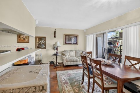 Condominio en alquiler en Oakland Park, Florida, 3 dormitorios, 93.18 m2 № 2067674 - foto 14
