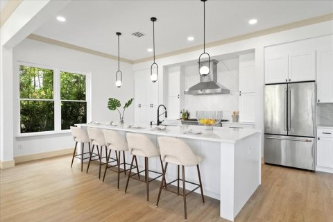 House in Orlando, Florida 4 bedrooms, 318.1 sq.m. № 1652112 - photo 17