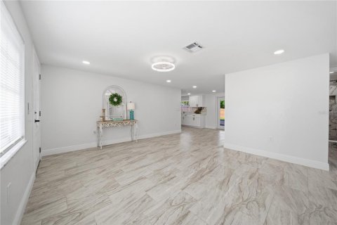 House in Hudson, Florida 2 bedrooms, 80.64 sq.m. № 2345487 - photo 4