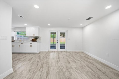 House in Hudson, Florida 2 bedrooms, 80.64 sq.m. № 2345487 - photo 6