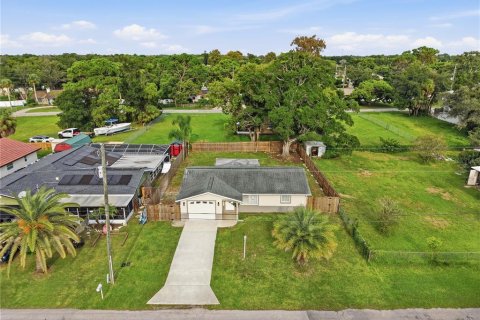 House in Hudson, Florida 2 bedrooms, 80.64 sq.m. № 2345487 - photo 3