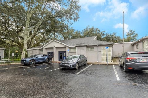 Propiedad comercial en alquiler en Tampa, Florida № 946942 - foto 4