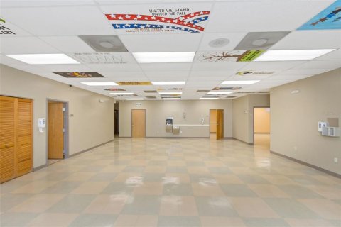 Propiedad comercial en alquiler en Tampa, Florida № 946942 - foto 26