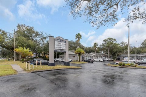 Propiedad comercial en alquiler en Tampa, Florida № 946942 - foto 11