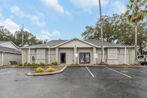 Propiedad comercial en alquiler en Tampa, Florida № 946942 - foto 7