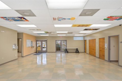 Propiedad comercial en alquiler en Tampa, Florida № 946942 - foto 29