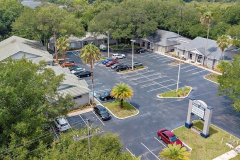 Propiedad comercial en alquiler en Tampa, Florida № 946942 - foto 13