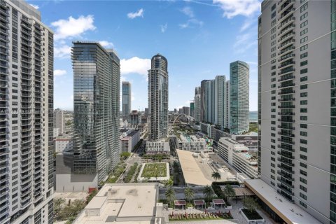 Condo in Miami, Florida, 2 bedrooms  № 1934692 - photo 15