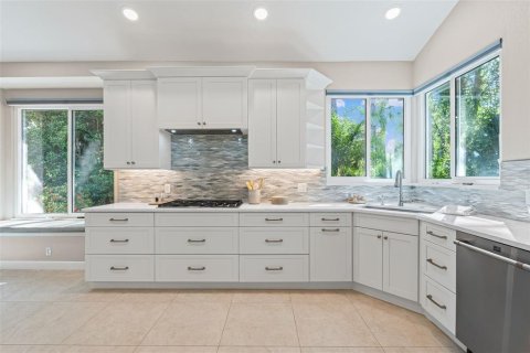 House in University Park, Florida 3 bedrooms, 179.21 sq.m. № 1850039 - photo 15