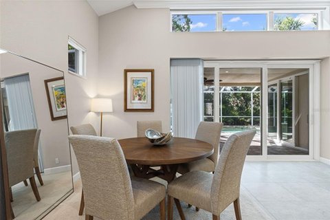 House in University Park, Florida 3 bedrooms, 179.21 sq.m. № 1850039 - photo 6