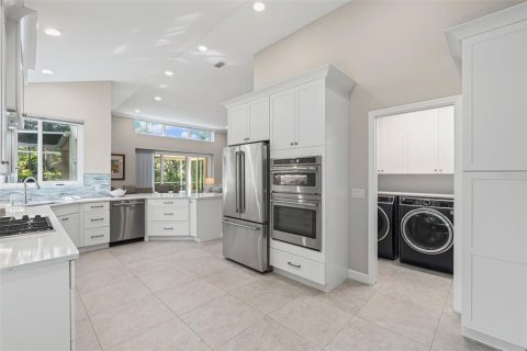 House in University Park, Florida 3 bedrooms, 179.21 sq.m. № 1850039 - photo 21