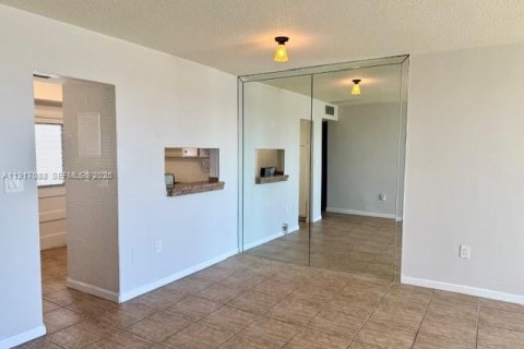 Купить кондоминиум в Авентура, Флорида 1 спальня, 70.88м2, № 1976646 - фото 6