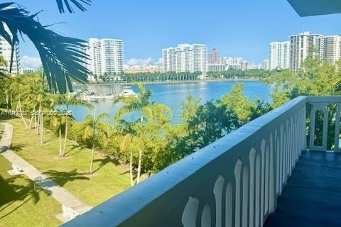 Купить кондоминиум в Авентура, Флорида 1 спальня, 70.88м2, № 1976646 - фото 2