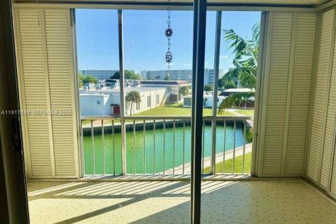 Купить кондоминиум в Авентура, Флорида 1 спальня, 70.88м2, № 1976646 - фото 4