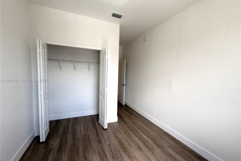 Touwnhouse à louer à Homestead, Floride: 4 chambres, 154.78 m2 № 2023965 - photo 15