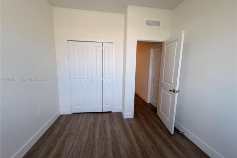 Touwnhouse à louer à Homestead, Floride: 4 chambres, 154.78 m2 № 2023965 - photo 11