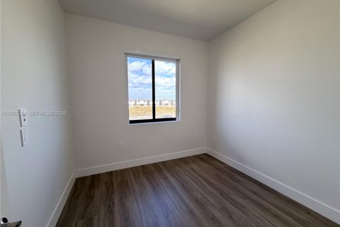 Touwnhouse à louer à Homestead, Floride: 4 chambres, 154.78 m2 № 2023965 - photo 10