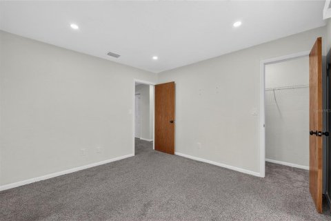 Condominio en venta en Gainesville, Florida, 2 dormitorios, 89.19 m2 № 2222773 - foto 10