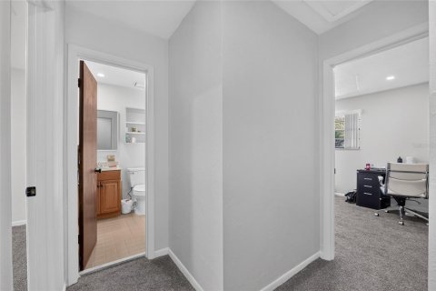 Condominio en venta en Gainesville, Florida, 2 dormitorios, 89.19 m2 № 2222773 - foto 11