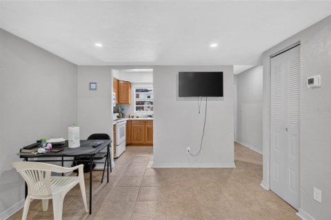 Condominio en venta en Gainesville, Florida, 2 dormitorios, 89.19 m2 № 2222773 - foto 23