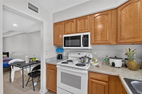 Condominio en venta en Gainesville, Florida, 2 dormitorios, 89.19 m2 № 2222773 - foto 5