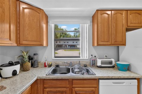 Condominio en venta en Gainesville, Florida, 2 dormitorios, 89.19 m2 № 2222773 - foto 28