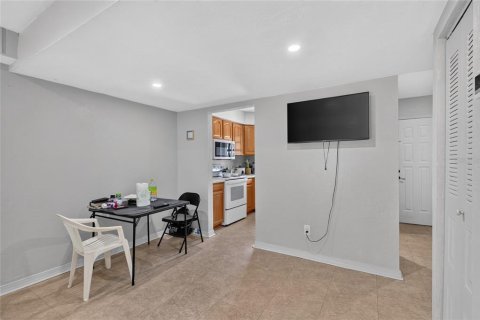 Condominio en venta en Gainesville, Florida, 2 dormitorios, 89.19 m2 № 2222773 - foto 24