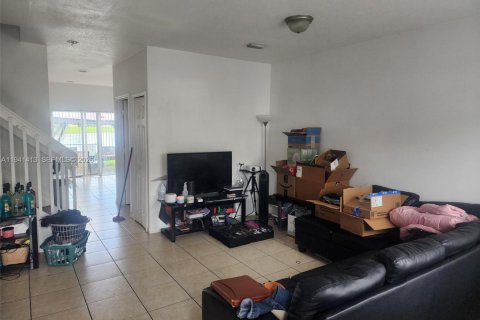 Купить таунхаус в Хомстед, Флорида 3 спальни, 140.19м2, № 1998691 - фото 2