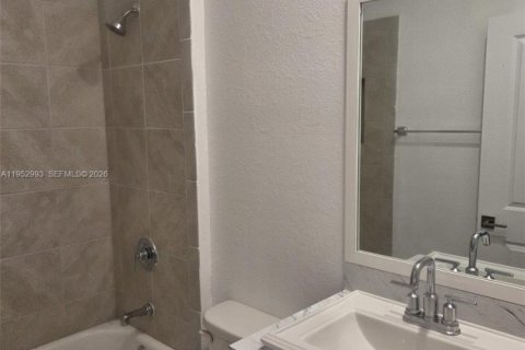 Купить таунхаус в Флорида-Сити, Флорида 3 спальни, 140.47м2, № 2009056 - фото 11