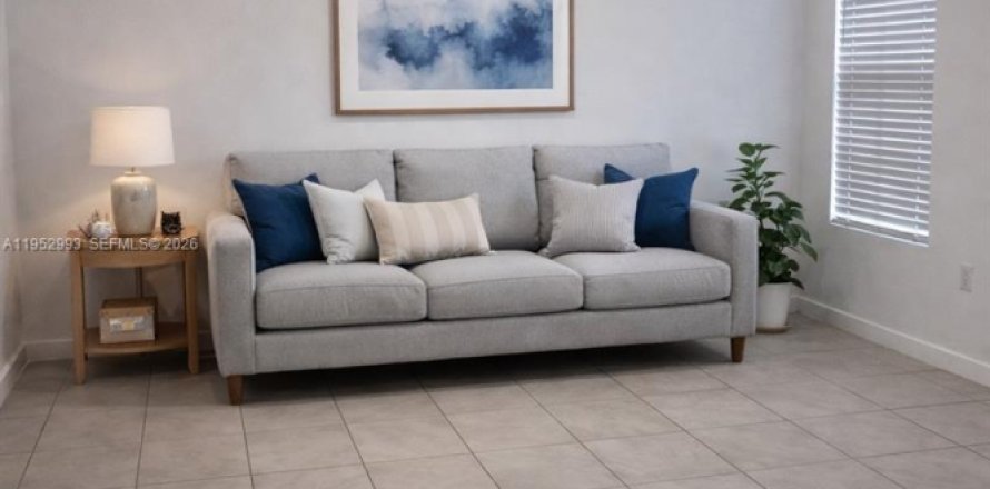 Таунхаус в Флорида-Сити, Флорида 3 спальни, 140.47м2 № 2009056