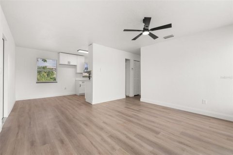 Casa en venta en Merrit Island, Florida, 3 dormitorios, 82.5 m2 № 2385718 - foto 6