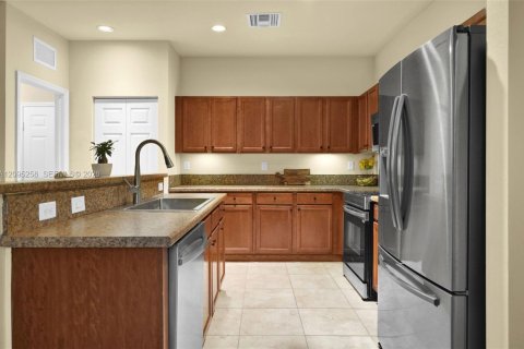 Casa en venta en Homestead, Florida, 5 dormitorios, 236.9 m2 № 2385327 - foto 27