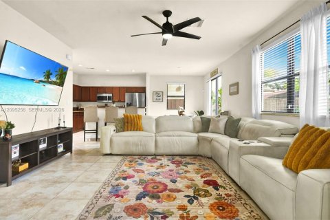 Casa en venta en Homestead, Florida, 5 dormitorios, 236.9 m2 № 2385327 - foto 18