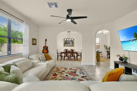 Casa en venta en Homestead, Florida, 5 dormitorios, 236.9 m2 № 2385327 - foto 20