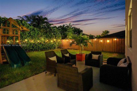 Casa en venta en Homestead, Florida, 5 dormitorios, 236.9 m2 № 2385327 - foto 6
