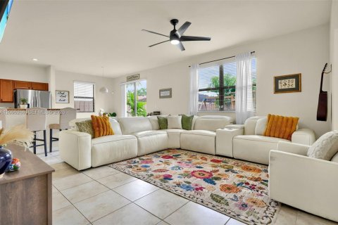 Casa en venta en Homestead, Florida, 5 dormitorios, 236.9 m2 № 2385327 - foto 19