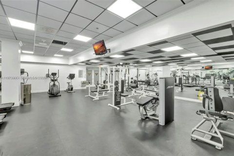 Condominio en alquiler en Miami, Florida, 35.3 m2 № 2033641 - foto 16