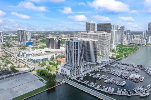 Condominio en alquiler en Miami, Florida, 35.3 m2 № 2033641 - foto 18