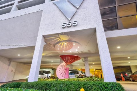 Condominio en alquiler en Miami, Florida, 35.3 m2 № 2033641 - foto 21