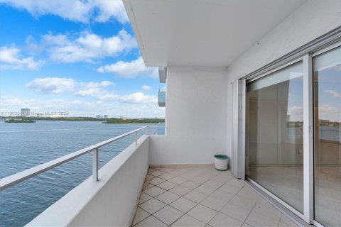 Condominio en venta en Bay Harbor Islands, Florida, 2 dormitorios, 91.04 m2 № 1955642 - foto 5