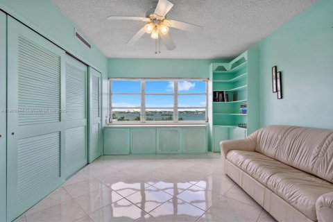 Condominio en venta en Bay Harbor Islands, Florida, 2 dormitorios, 91.04 m2 № 1955642 - foto 11