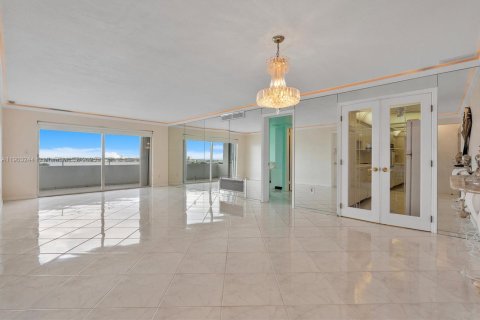 Condominio en venta en Bay Harbor Islands, Florida, 2 dormitorios, 91.04 m2 № 1955642 - foto 6