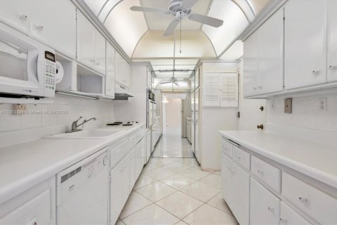 Condominio en venta en Bay Harbor Islands, Florida, 2 dormitorios, 91.04 m2 № 1955642 - foto 18