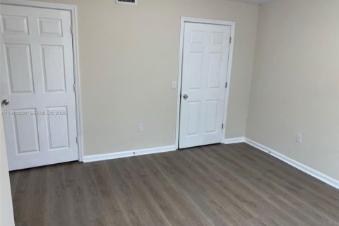 Снять в аренду кондоминиум в Хомстед, Флорида 3 спальни, 104.61м2, № 2036011 - фото 12